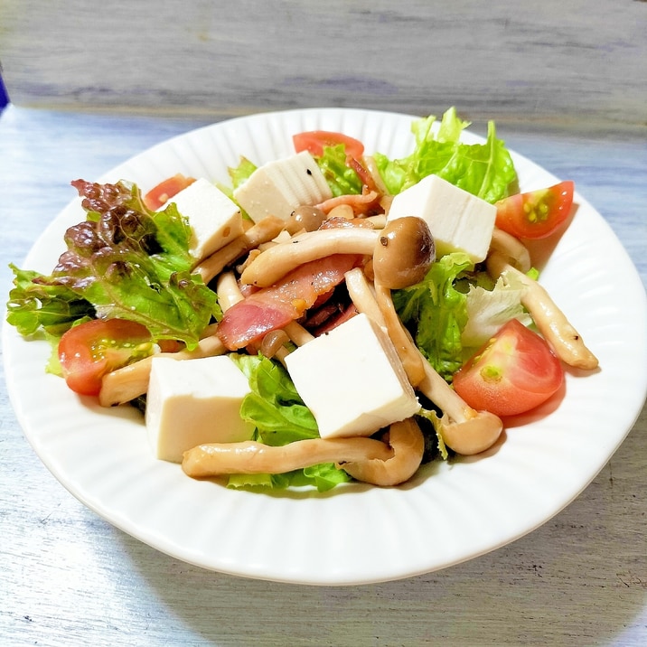 にんにく香るきのこと豆腐のサラダ